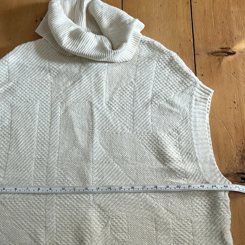 BCBGMaxazria sweater - Picture 2 of 6